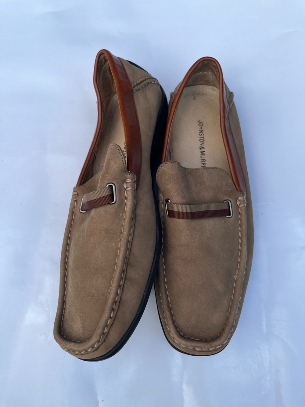 Johnston & Murphy Taupe Suede Slip-On Loafers Brown Trim Metal Bit Size 8.5